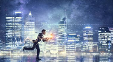 İş harekete geçti. Karma ortam. Karışık teknik