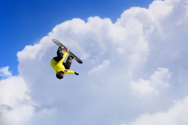 Onun aktif spor yaşam tarzı. Karışık teknik