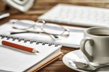 İş natürmort kavramı. Karışık teknik