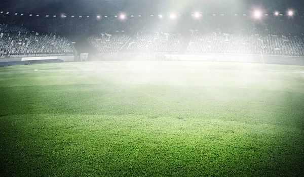 霧のサッカー場。ミクスト メディア — ストック写真