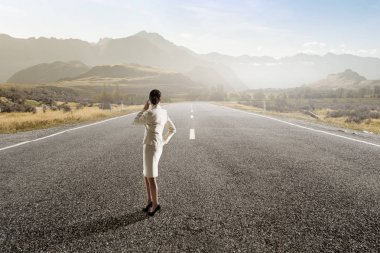 Uzun yolda ilk adım. Karışık teknik