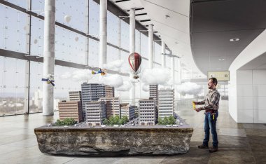 Yetişkin mühendis adam. Karma ortam. Karışık teknik