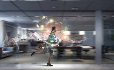 İşkadını harekete geçti. Karışık teknik