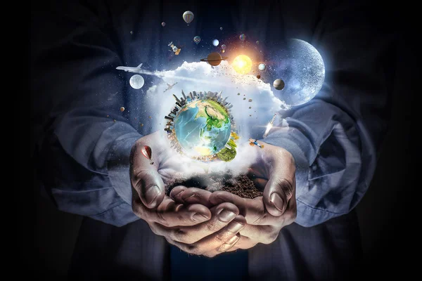 Planet Erde in unseren Händen. Gemischte Medien — Stockfoto