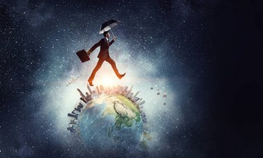 Dünya çapında çalışıyor. Karışık teknik