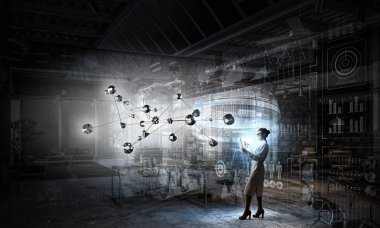 Bilim adamı kadın araştırma yapıyor. Karma ortam. Karışık teknik