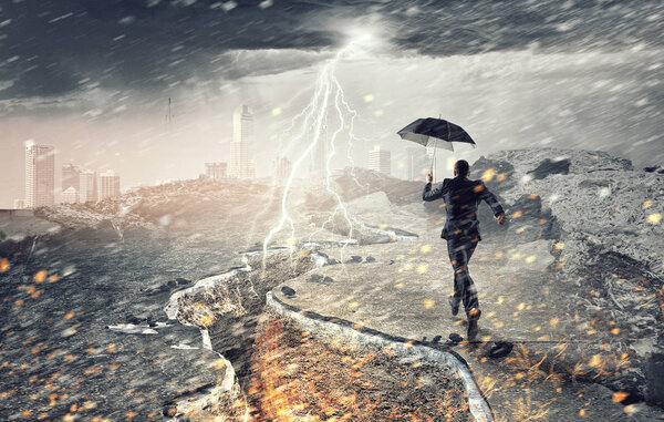 Достаточно сильный, чтобы бросить ему вызов. Смешанные медиа
