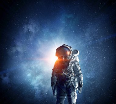 Astronot uzayda. Karma ortam. Karışık teknik