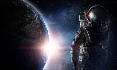 Astronot uzayda. Karma ortam. Karışık teknik