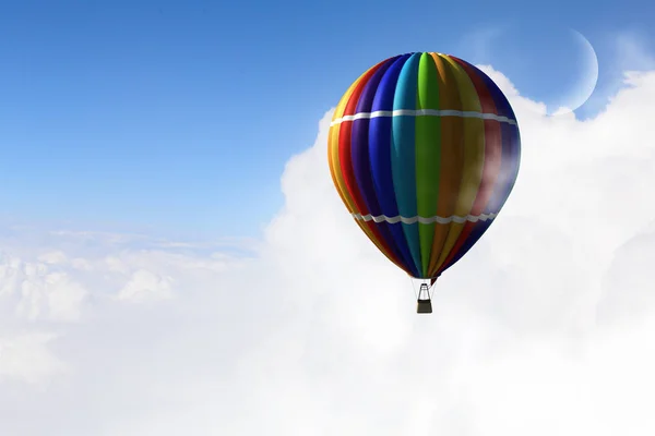 Aerostat bulutların üzerinde uçuyor. Karışık teknik — Stok fotoğraf