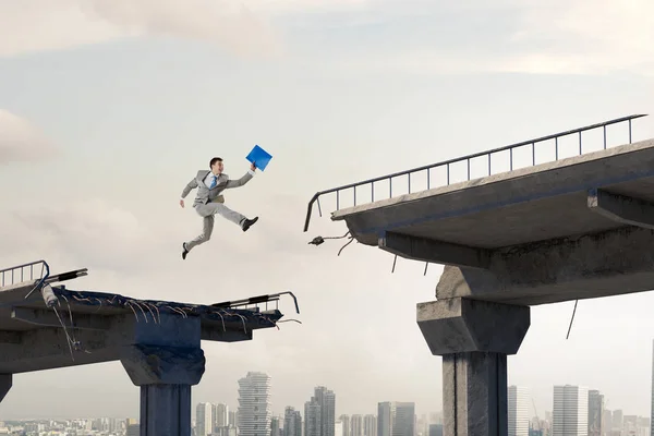 Concepto empresarial de hombre de negocios superar los problemas. Medios mixtos — Foto de Stock