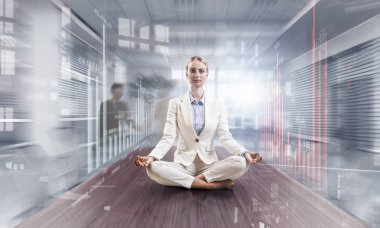 Pozitifliği üzerinde odaklanmaya çalışıyorum. Karışık teknik