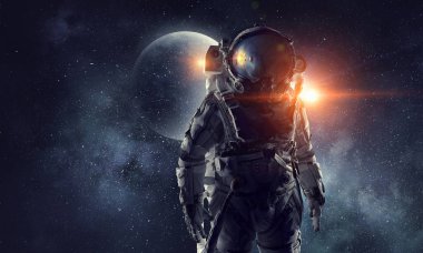 Astronot uzayda. Karışık teknik