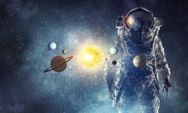 Astronot uzayda. Karışık teknik