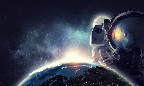 Astronaut i rymden. Mixed media — Stockfoto