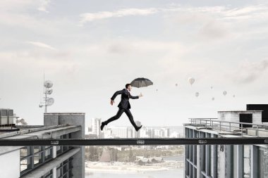 Korkusuz işadamı üstesinden zorluk. Karışık teknik