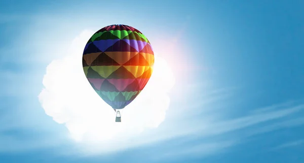 Aerostato volando sobre nubes —  Fotos de Stock