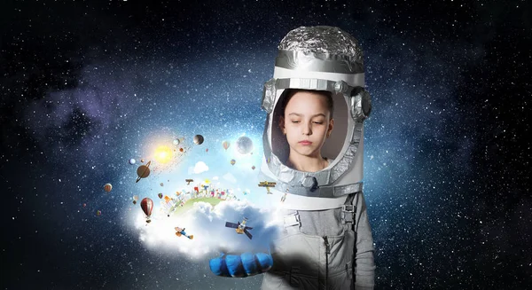 Jag kommer att bli astronaut och flyga till rymden. Mixed media — Stockfoto