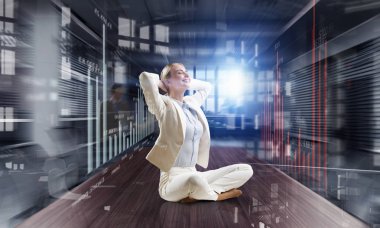 Pozitifliği üzerinde odaklanmaya çalışıyorum. Karışık teknik