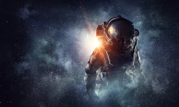 Αστροναύτης στο διάστημα. Μικτή τεχνική — Φωτογραφία Αρχείου
