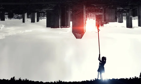 A kislány elkapja a holdat — Stock Fotó