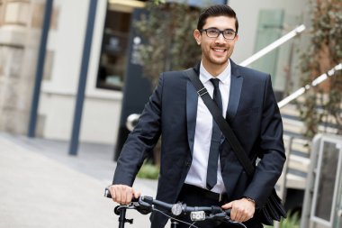 Bisikletli genç işadamları