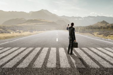 Senin en iyi selfie yakalamak. Karma ortam. Karışık teknik