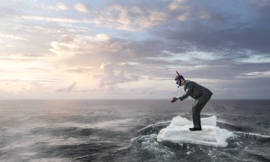 İlk ayaklarda atlayacaktır. Karma ortam. Karışık teknik