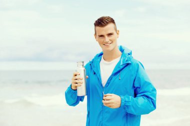 adam bir spor Şişeden içme