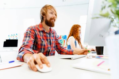 İş arkadaşları birlikte çalışma