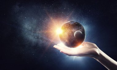 Dünya gezegen içinde palmiye. Karışık teknik