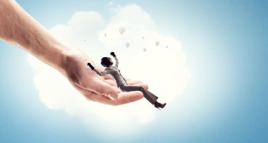 Kadın havacı elinde. Karışık teknik