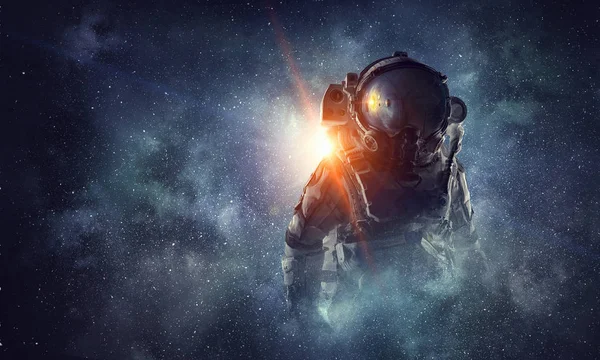 Astronauta nello spazio. Mezzi misti — Foto Stock