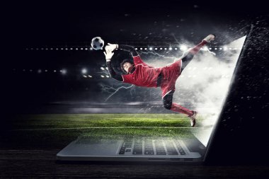 Eylem futbol kalecisi. Karışık teknik