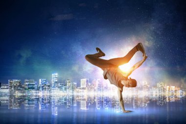 B-boy bazı performans taşır. Karışık teknik