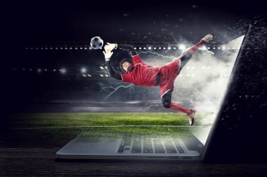 Eylem futbol kalecisi. Karışık teknik