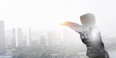 Başarı için kavga ediyordur. Karışık teknik