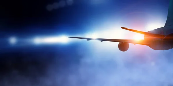 Airliner in night sky — Stock Photo, Image