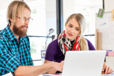 Masada iki Ofis çalışanları