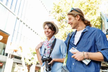 Gülümseyen çift kamera ile