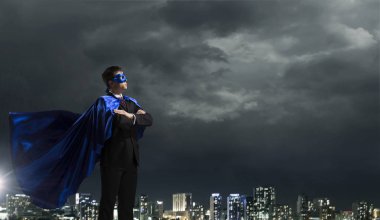 Süper becerileri ile çalışan