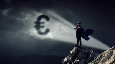 Güçlü ve kuvvetli süper kahraman