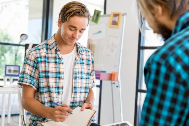 Masada iki Ofis çalışanları