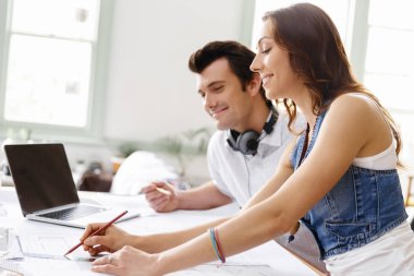 İki genç insan start-up takım