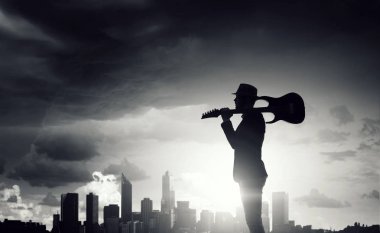 Zarif gitarist siluet