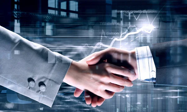 Üzleti kézfogás, mint szimbólum a partnerség — Stock Fotó