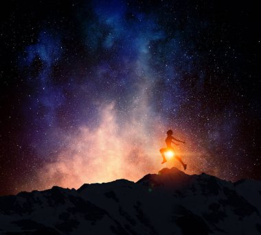 Geceleri çalışan koşucu. Karışık teknik