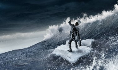 Yüzen buz kütlesi buz denizde sörf