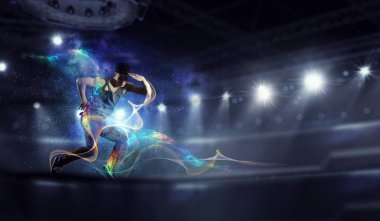 B-boy bazı performans taşır. Karışık teknik