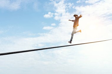 Riskli ve cesur adam. Karışık teknik